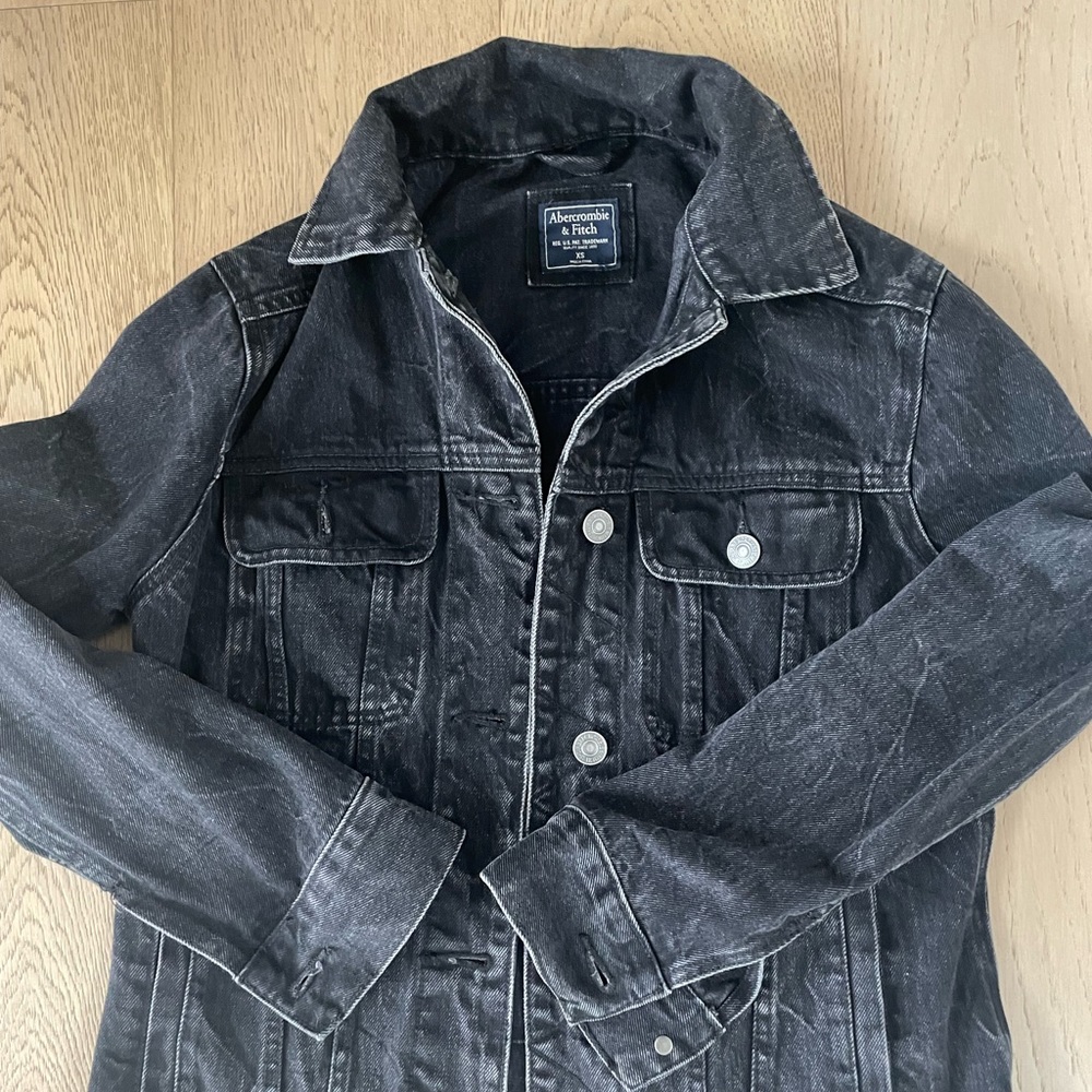 American eagle oversized black jean jacket.